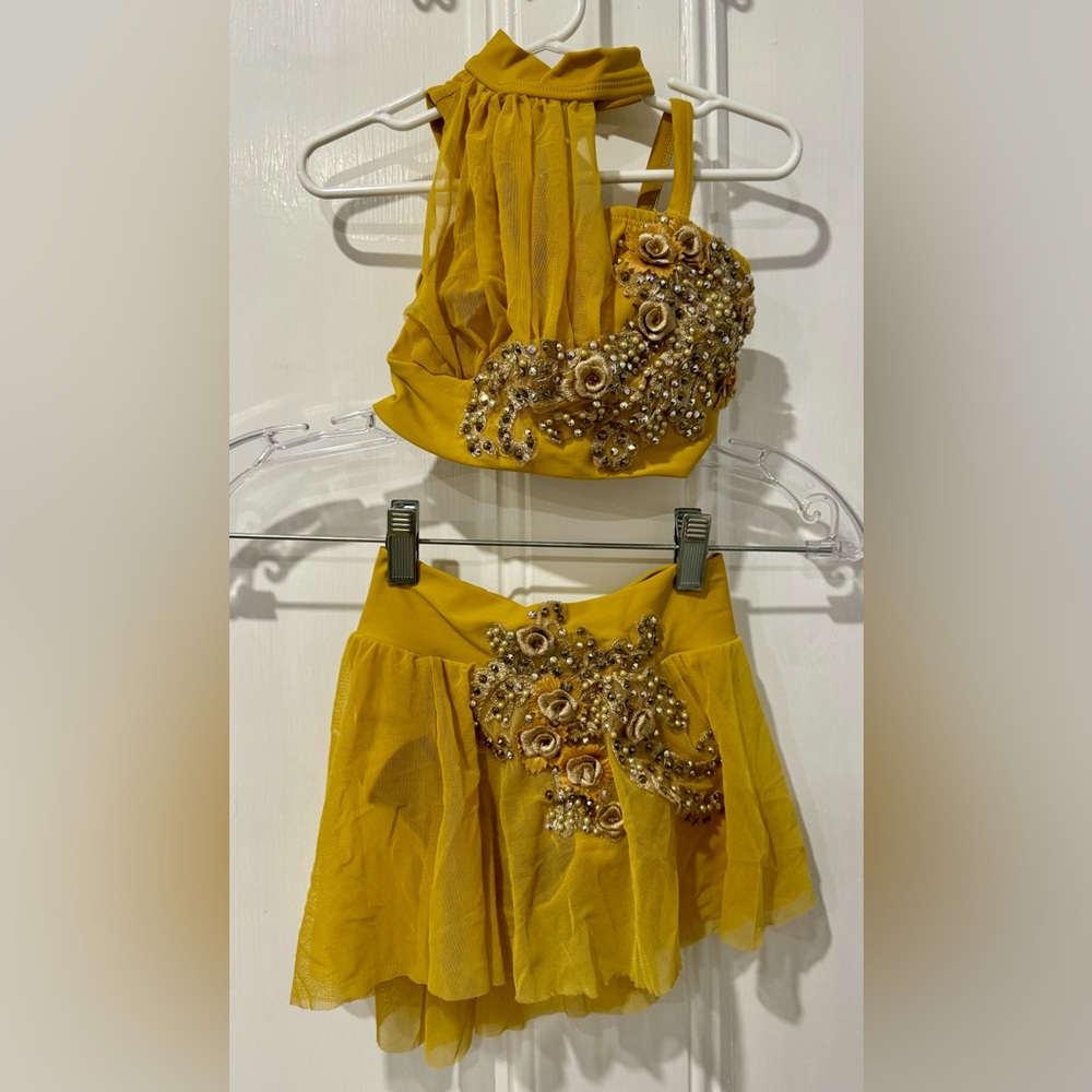 Medium Child Meekelle Dance Costume